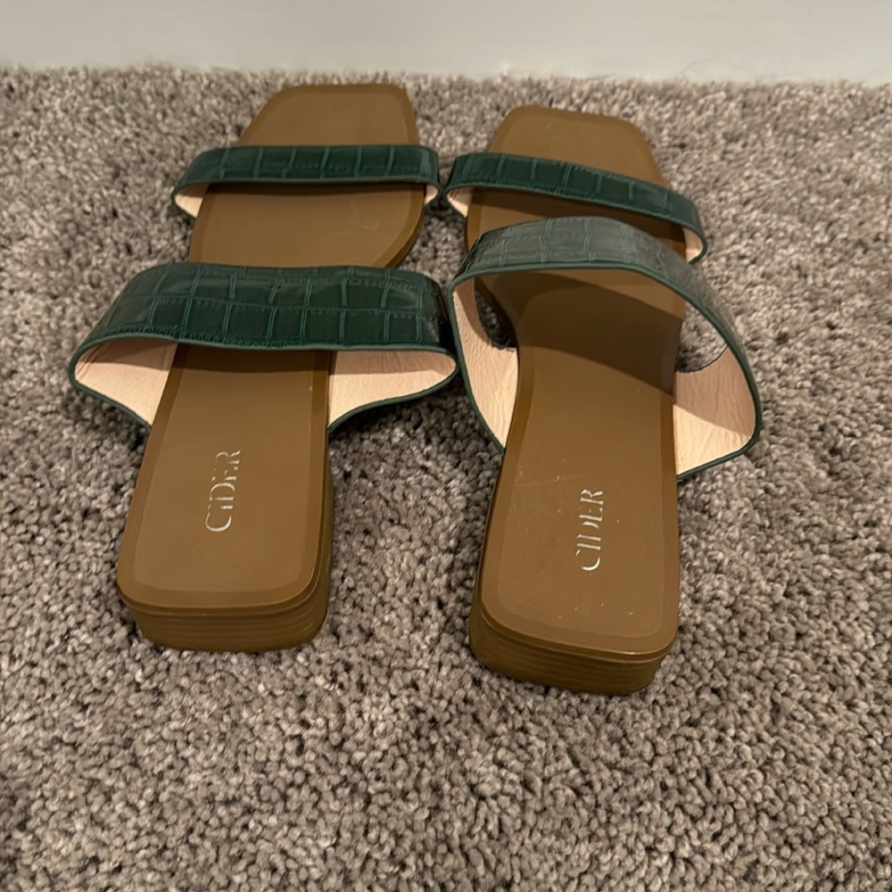 Green cider dress sandals size 29 8 1/2